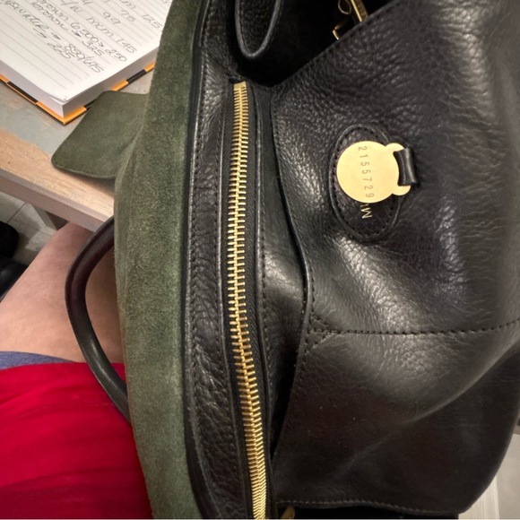 Authentic Mulberry Bayswater Black Leather Bag with Gold Details w/ COA - Picture 3 of 7